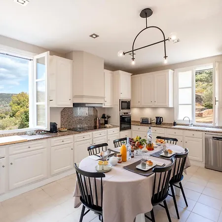 Chateau Di Cardiccia A Luxury 7-bedroom With Air Conditioning * Zonza