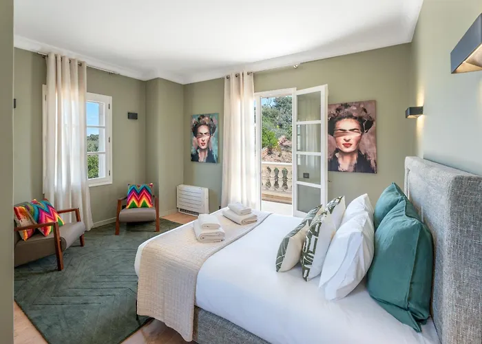 Chateau Di Cardiccia A Luxury 7-bedroom With Air Conditioning * Zonza