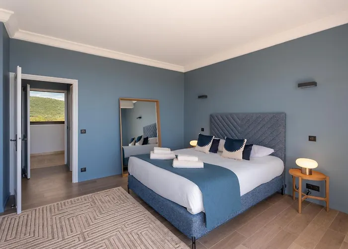 Chateau Di Cardiccia A Luxury 7-bedroom With Air Conditioning