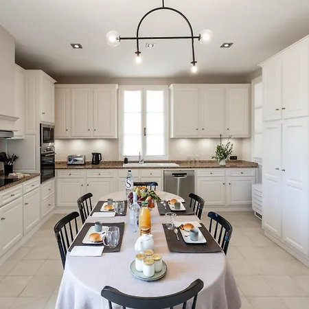 Chateau Di Cardiccia A Luxury 7-bedroom With Air Conditioning Zonza