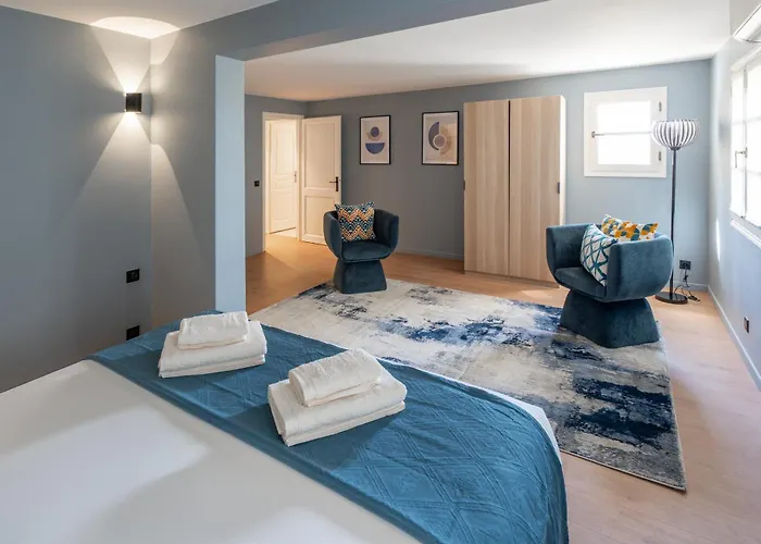 Villa Chateau Di Cardiccia A Luxury 7-bedroom With Air Conditioning Zonza