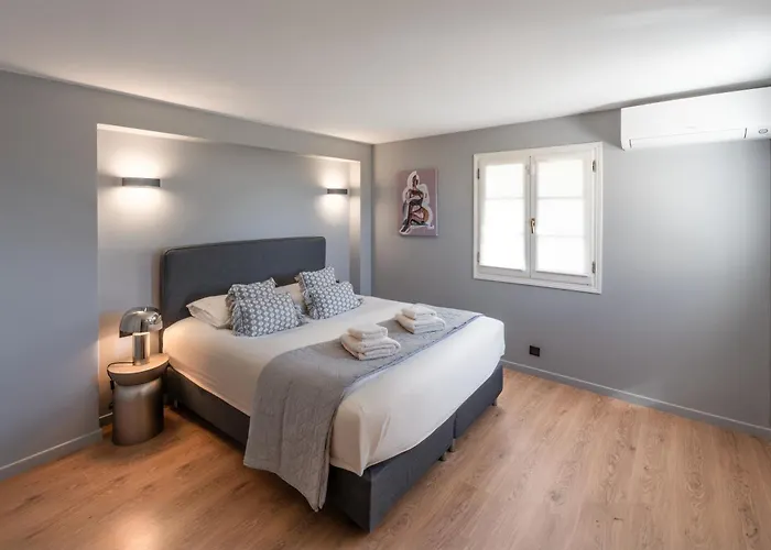 Chateau Di Cardiccia A Luxury 7-bedroom With Air Conditioning *