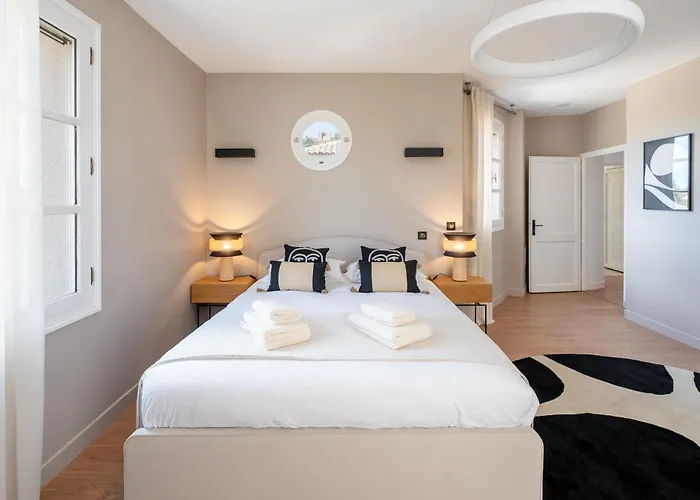 Chateau Di Cardiccia A Luxury 7-bedroom With Air Conditioning Zonza