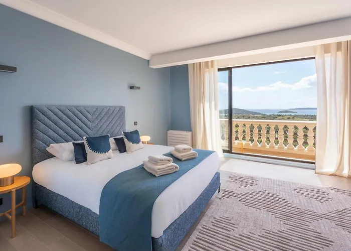 Chateau Di Cardiccia A Luxury 7-bedroom With Air Conditioning Villa